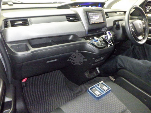 2019 Honda Freed in grey, photo 3 of 4, for sale in Kenya (Ref H19-16855)