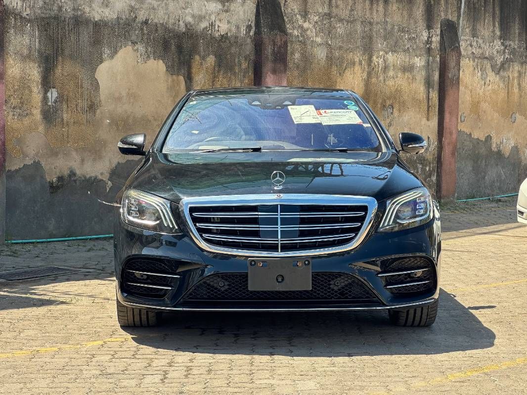2020 Mercedes-Benz S560 in black, photo 2 of 12, for sale in Kenya (Ref M20-17510)