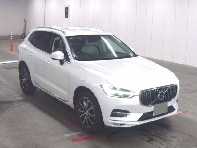 2019 Volvo XC60 in pearl, photo 1 of 3, for sale in Kenya (Ref V19-41573)