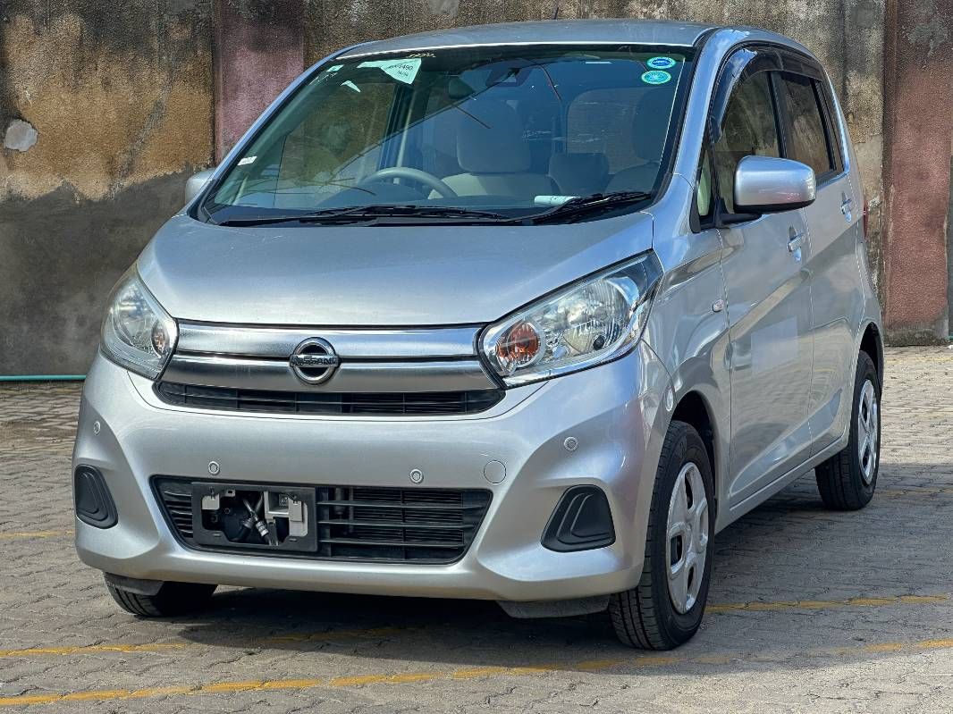 2019 Nissan Dayz in silver, photo 3 of 12, for sale in Kenya (Ref N19-47041)