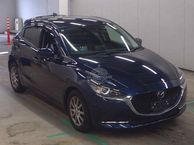 2019 Mazda Mazda2 in navy blue, photo 1 of 4, for sale in Kenya (Ref M19-01589)