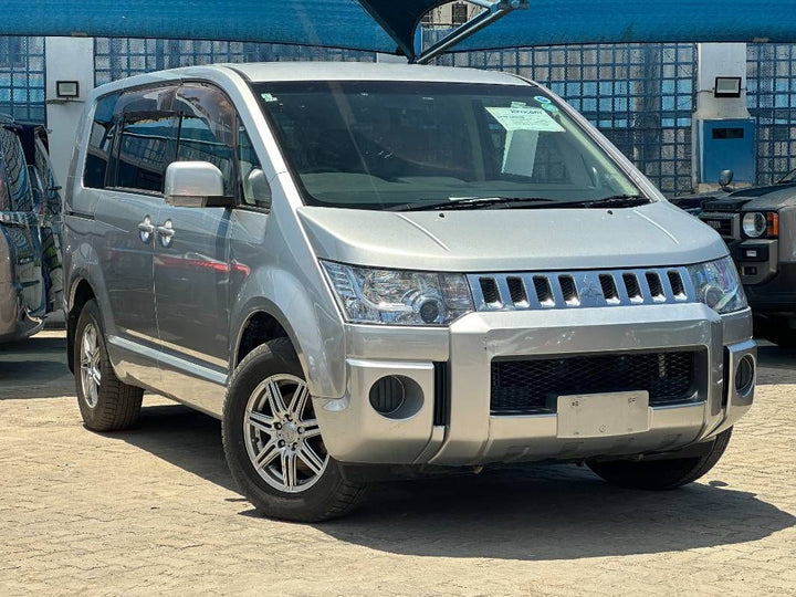 2019 Mitsubishi Delica in silver, photo 1 of 12, for sale in Kenya (Ref M19-00496)