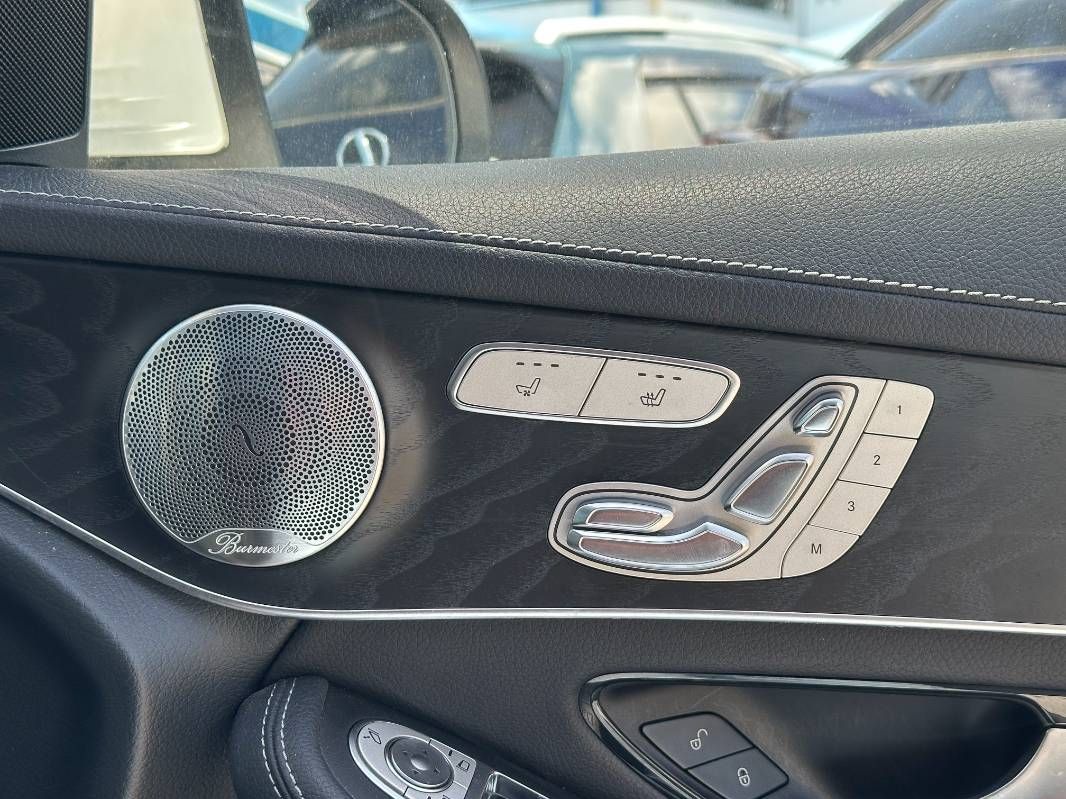 2019 Mercedes-Benz GLC220 in pearl, photo 10 of 13, for sale in Kenya (Ref M19-79525)