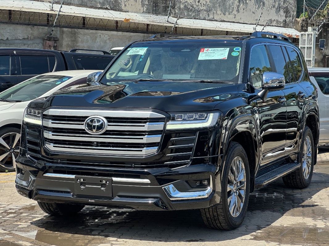2026 Toyota Land Cruiser, photo 2