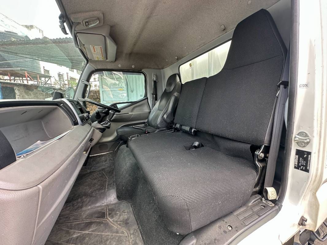 2019 Mitsubishi Fuso Canter in white, photo 10 of 10, for sale in Kenya (Ref M19-73911)