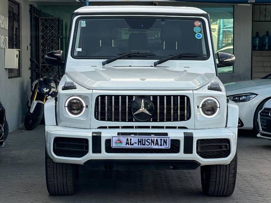 2018 Mercedes-Benz G350D in white, photo 2 of 12, for sale in Kenya (Ref M18-91629)