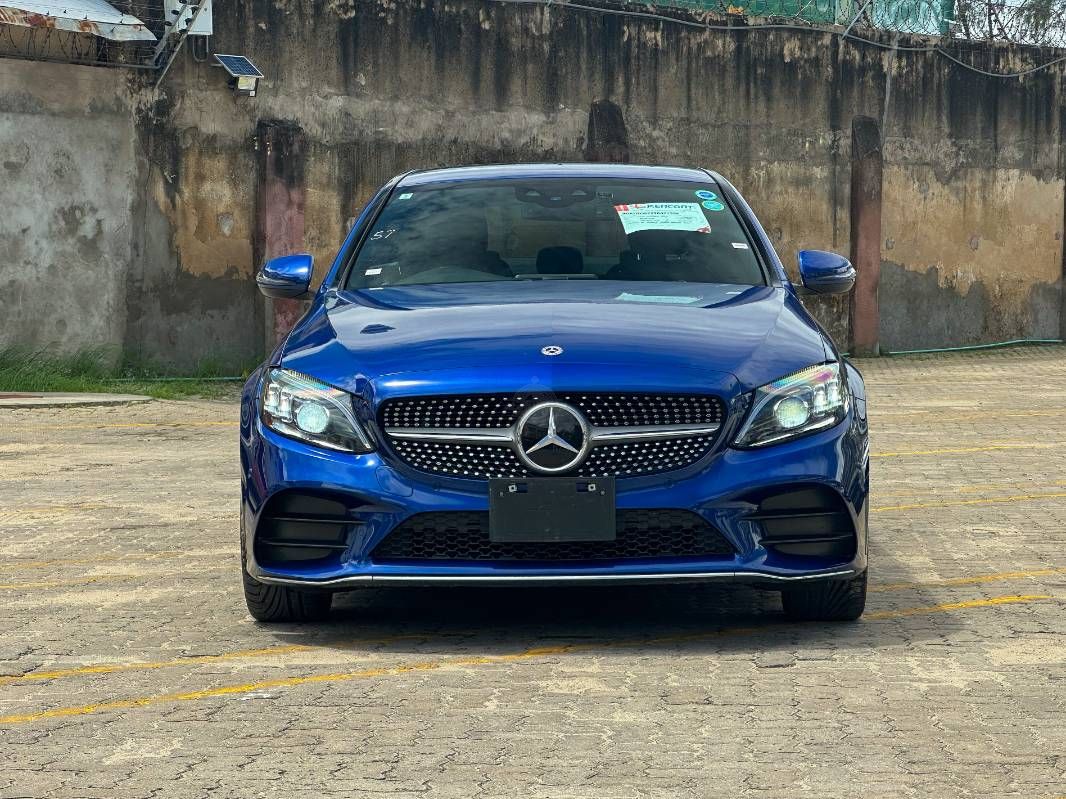 2019 Mercedes-Benz C200 in blue, photo 2 of 12, for sale in Kenya (Ref M19-71394)