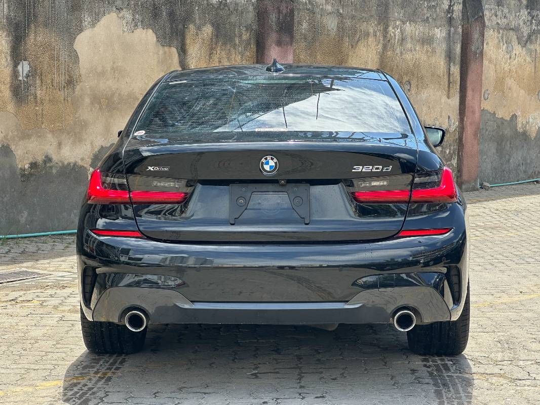 2019 BMW 320