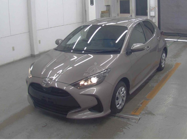 2020 Toyota Yaris in grey, photo 1 of 4, for sale in Kenya (Ref T20-07152)