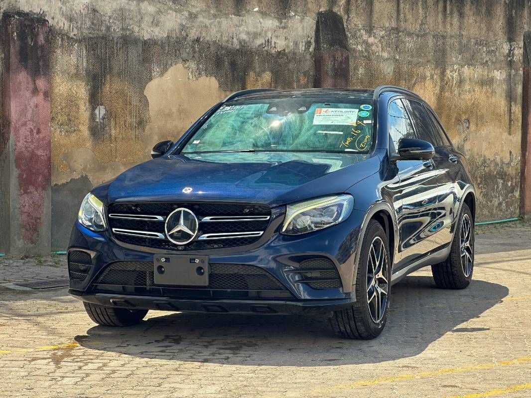 2019 Mercedes-Benz GLC220 in blue, photo 3 of 12, for sale in Kenya (Ref M19-35675)