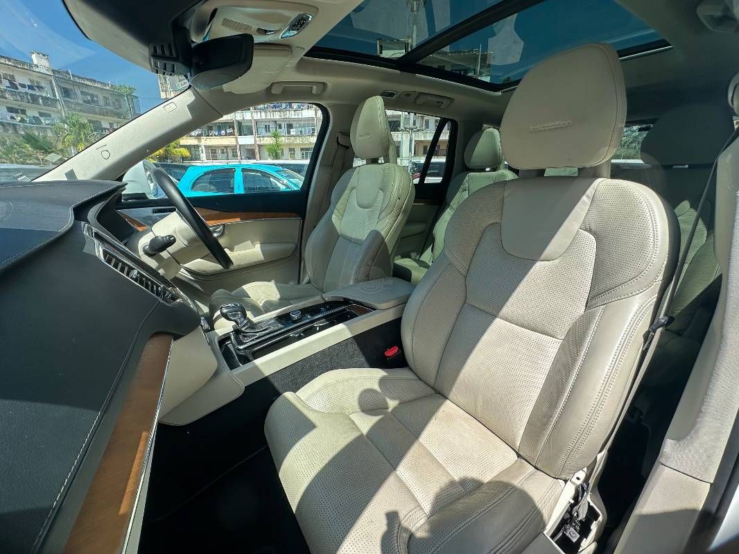 2020 Volvo XC90 in pearl, photo 10 of 13, for sale in Kenya (Ref V20-21499)