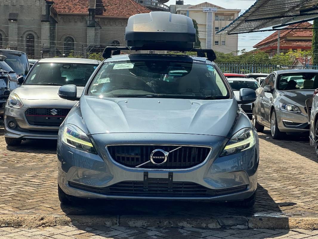 2019 Volvo V40