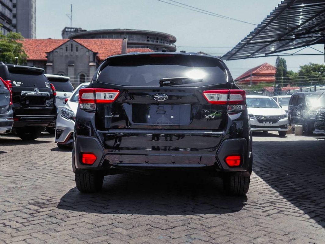 2018 Subaru Impreza in black, photo 5 of 14, for sale in Kenya (Ref S18-71991)