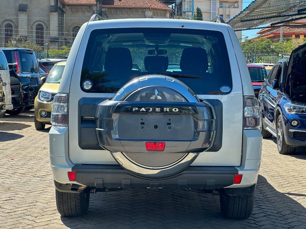 2019 Mitsubishi Pajero