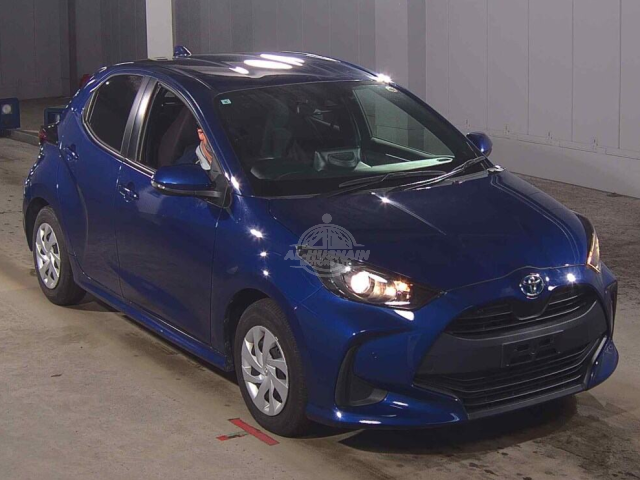 2021 Toyota Yaris in blue, photo 1 of 4, for sale in Kenya (Ref T21-74848)