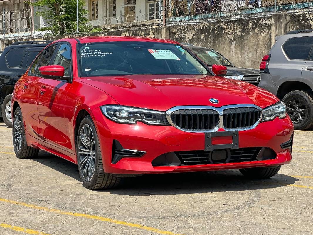 2019 BMW 320