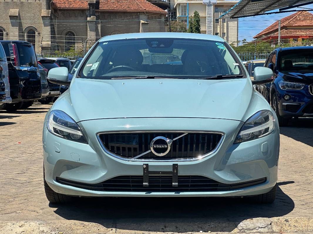 2019 Volvo V40