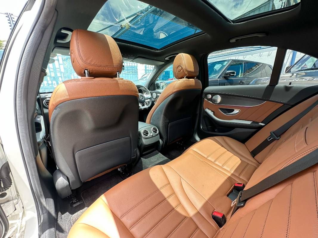 2019 Mercedes-Benz C43 in pearl, photo 9 of 10, for sale in Kenya (Ref M19-77855)