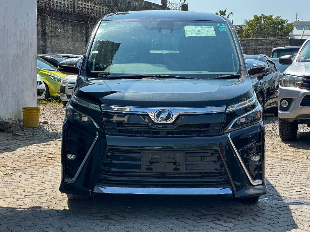 2019 Toyota Voxy