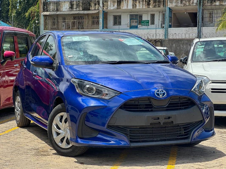 2021 Toyota Yaris in blue, photo 1 of 12, for sale in Kenya (Ref T21-74203)