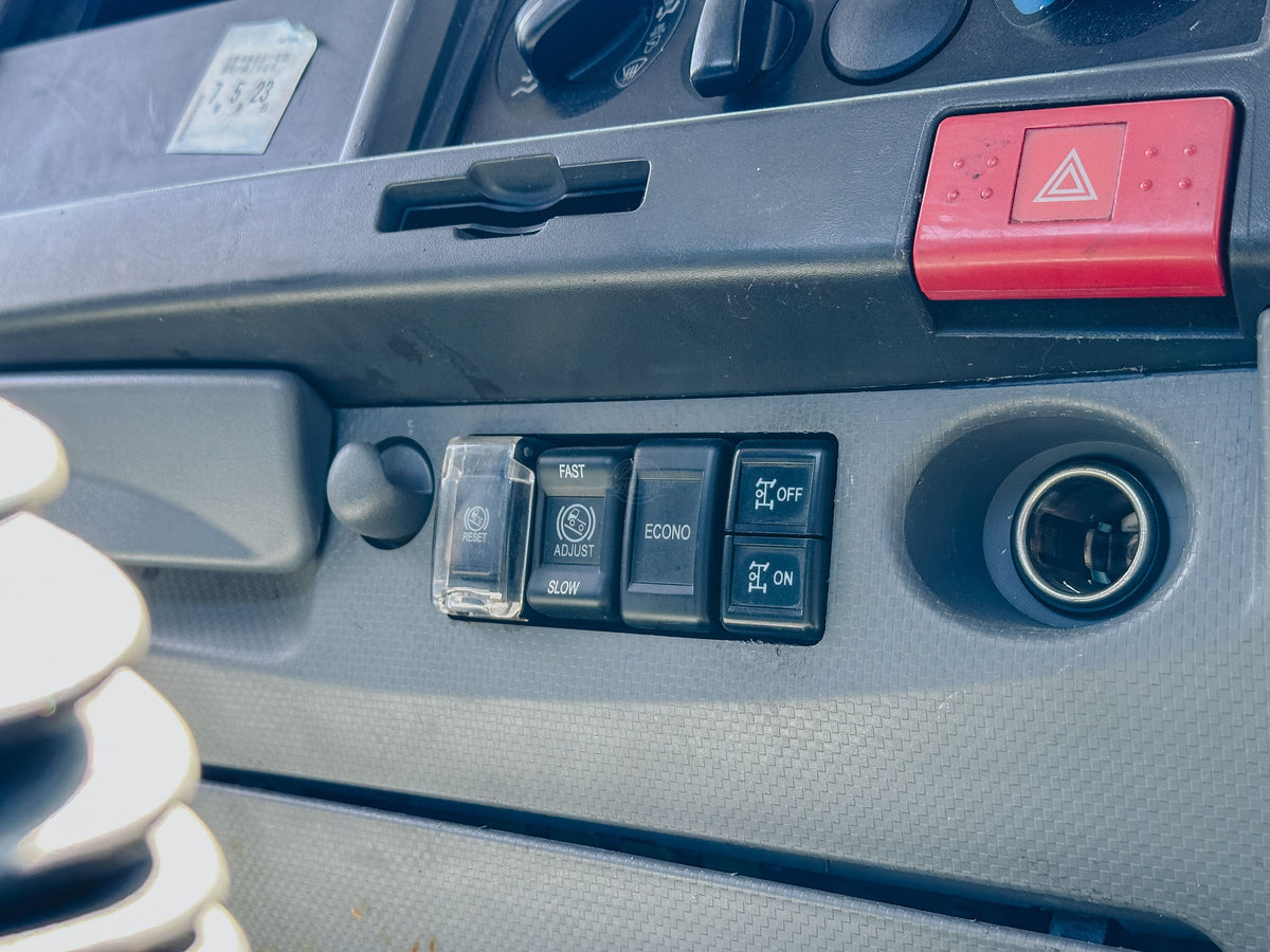 2018 Isuzu Elf