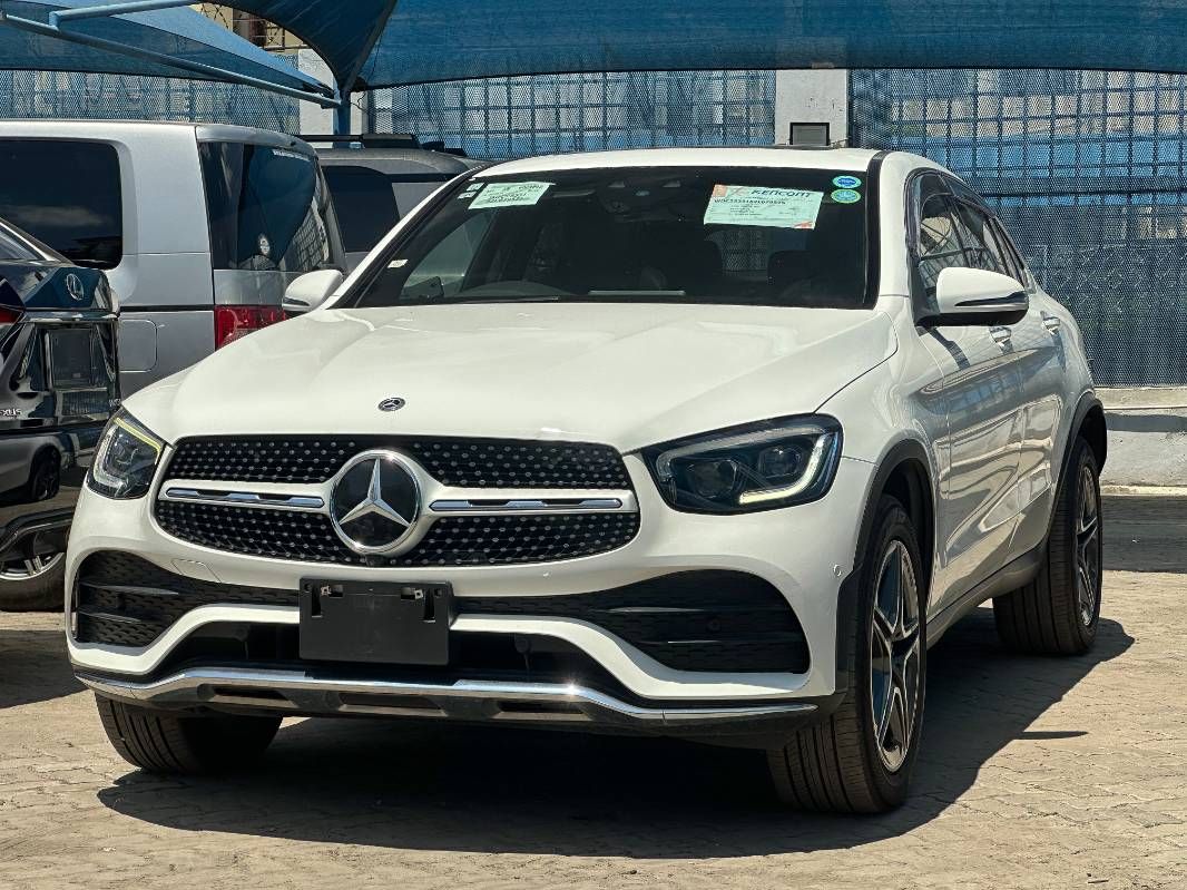 2019 Mercedes-Benz GLC220 in pearl, photo 3 of 13, for sale in Kenya (Ref M19-79525)