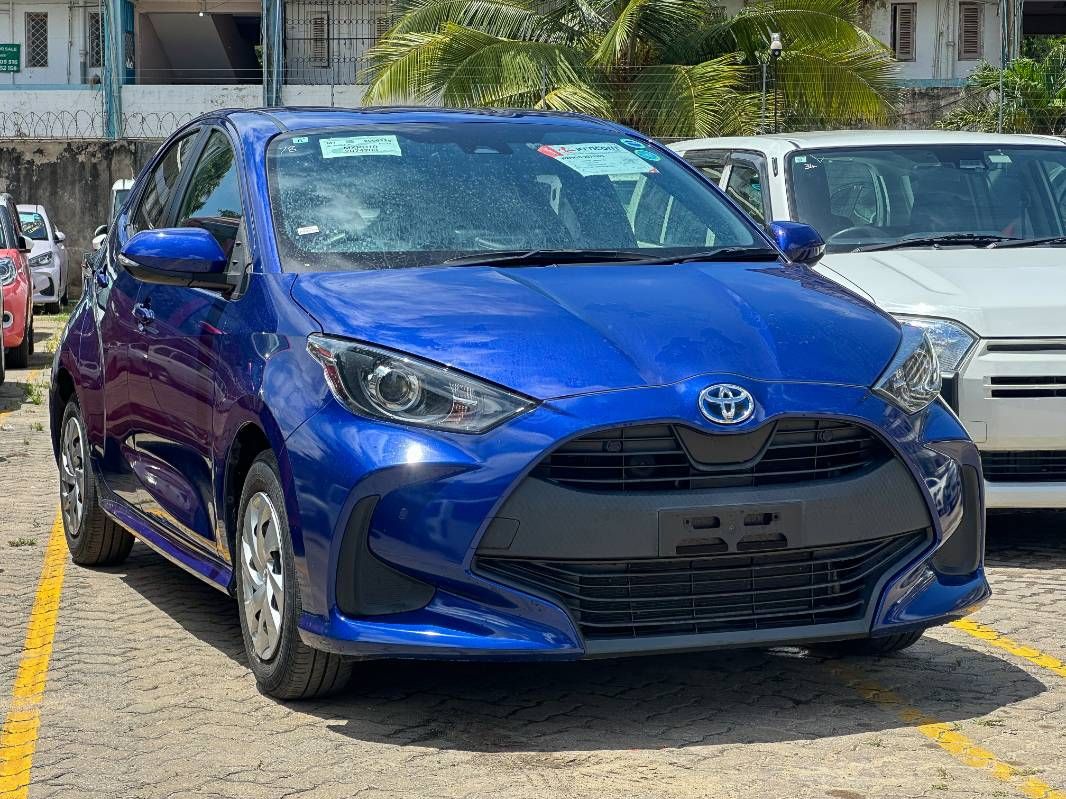 2021 Toyota Yaris in blue, photo 7 of 12, for sale in Kenya (Ref T21-74203)