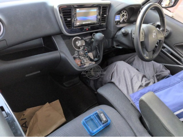 2019 Nissan Roox in gold, photo 3 of 4, for sale in Kenya (Ref N19-88394)