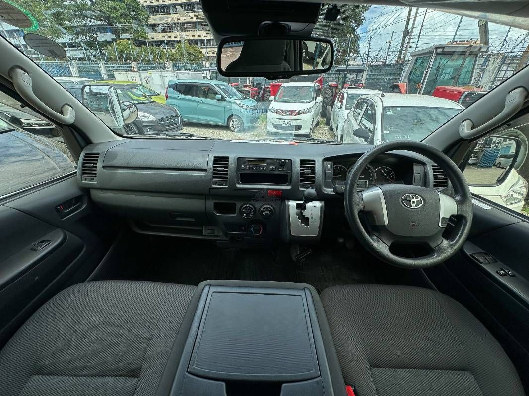2019 Toyota Hiace, photo 6
