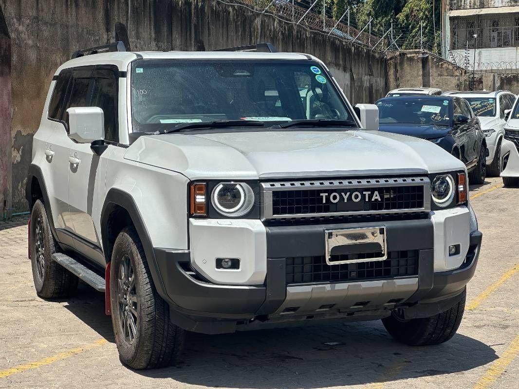 2024 Toyota Landcruiser 250 in pearl, photo 7 of 13, for sale in Kenya (Ref T24-13054)