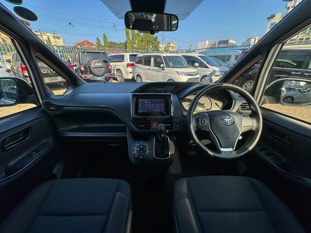 2020 Toyota Voxy