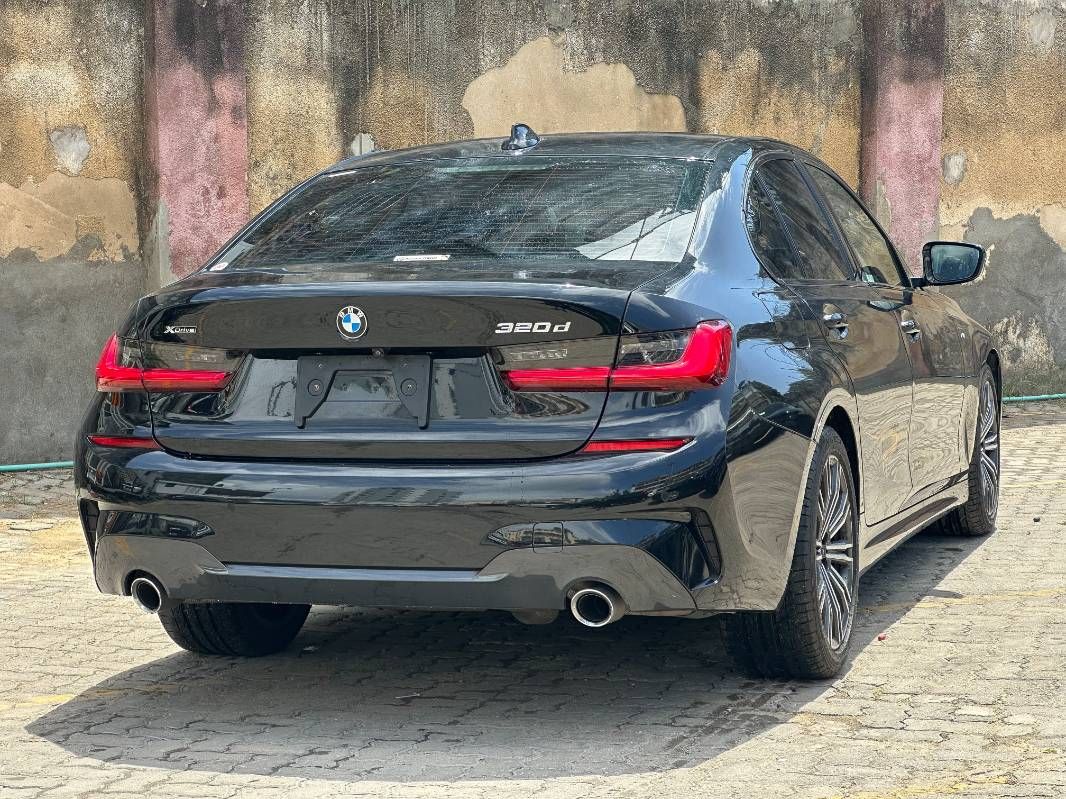 2019 BMW 320