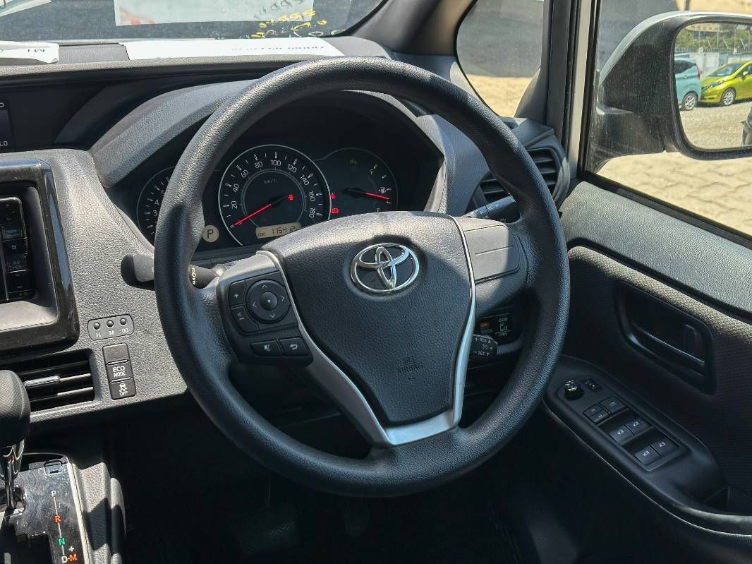 2019 Toyota Noah in silver, photo 9 of 13, for sale in Kenya (Ref T19-33848)