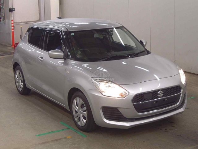 2019 Suzuki Swift in silver, photo 1 of 3, for sale in Kenya (Ref S19-35212)