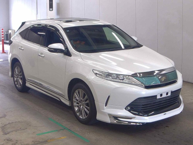 2019 Toyota Harrier in pearl, photo 1 of 3, for sale in Kenya (Ref T19-76003)