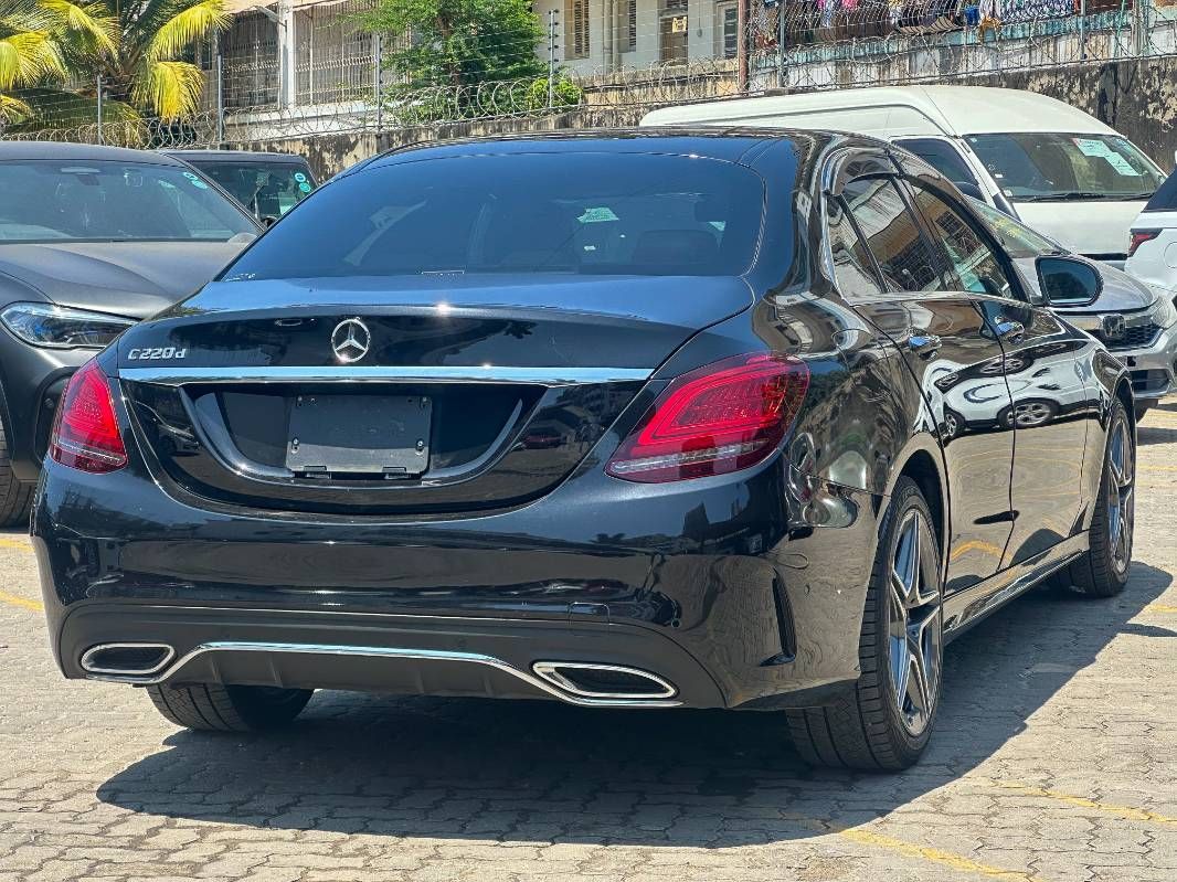 2019 Mercedes-Benz C220 in black, photo 6 of 13, for sale in Kenya (Ref M19-37069)