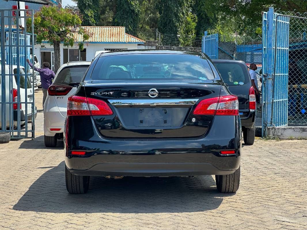 2019 Nissan Sylphy in black, photo 5 of 12, for sale in Kenya (Ref N19-34206)