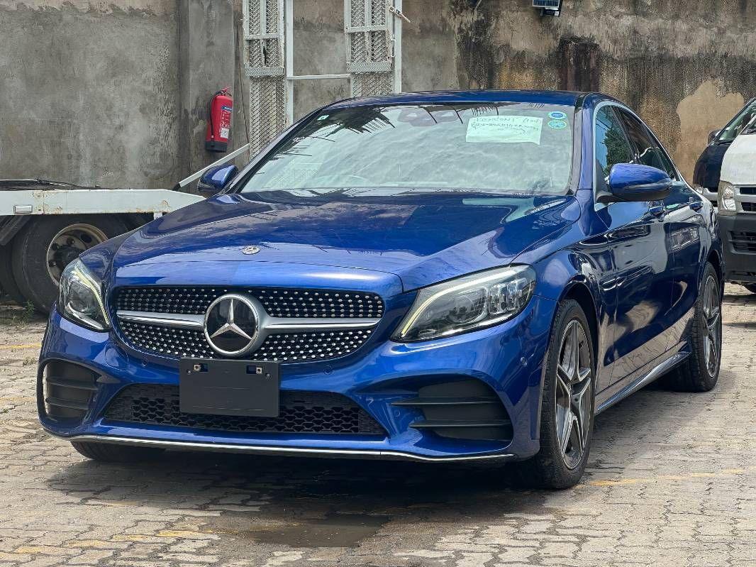 2019 Mercedes-Benz C220 in blue, photo 3 of 12, for sale in Kenya (Ref M19-05819)