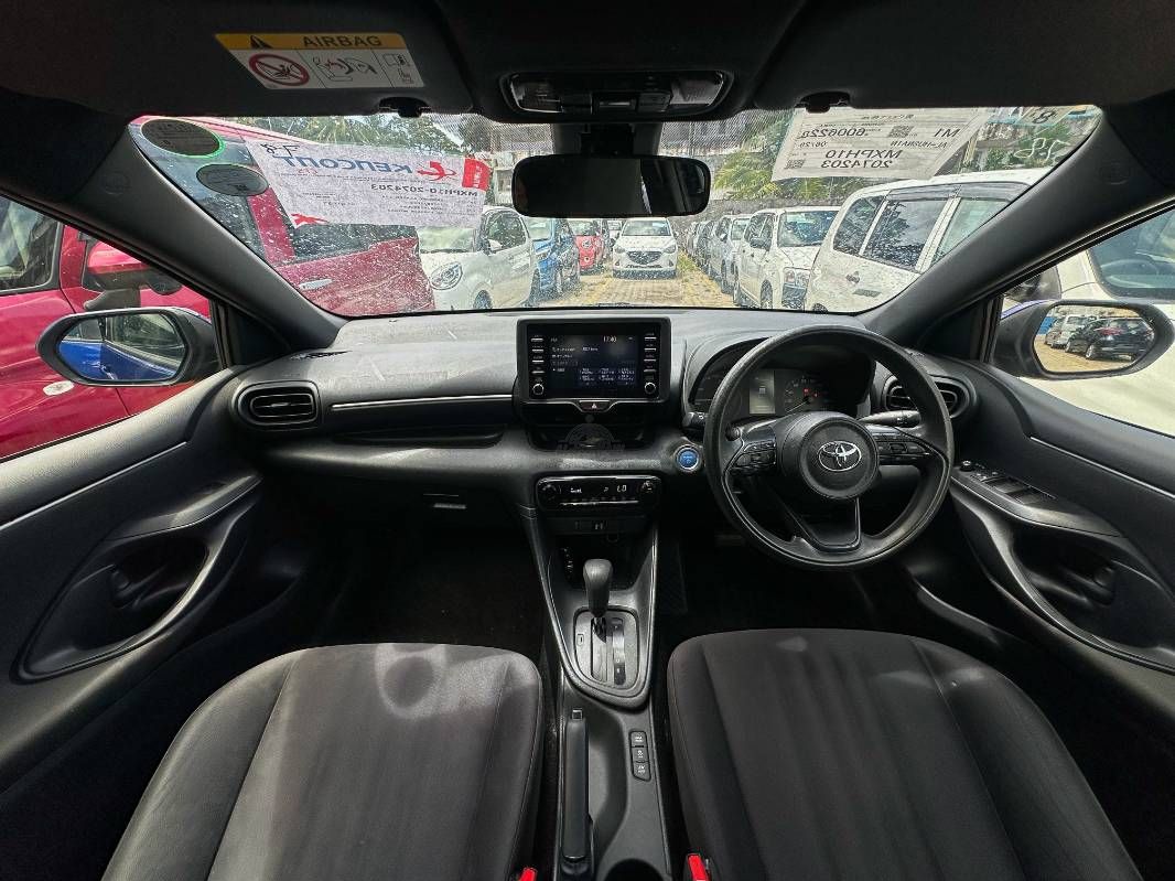 2021 Toyota Yaris in blue, photo 8 of 12, for sale in Kenya (Ref T21-74203)