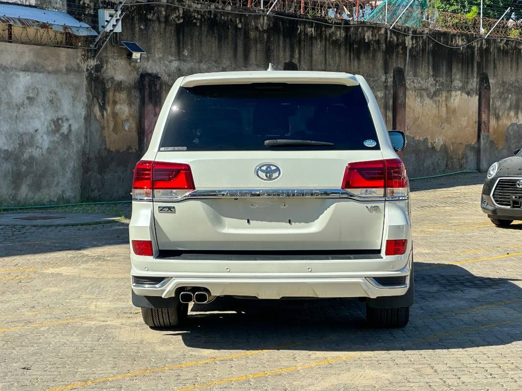 2019 Toyota Land Cruiser