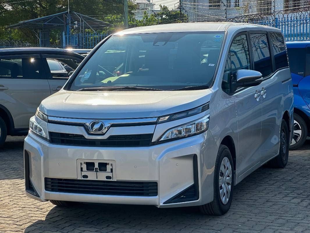 2020 Toyota Voxy