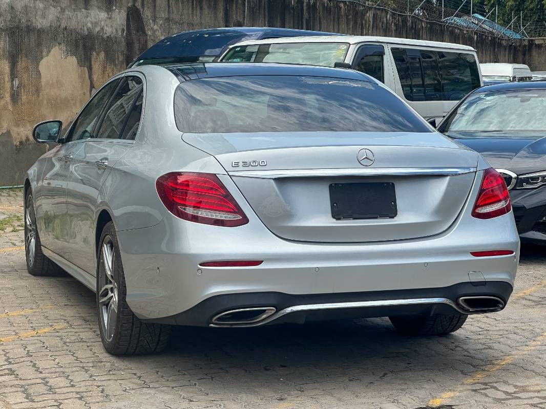 2019 Mercedes-Benz E300