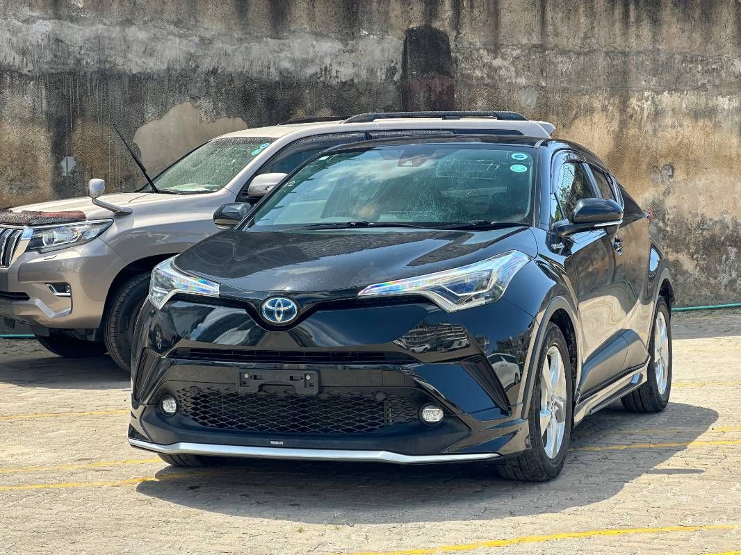 2019 Toyota C-Hr in black, photo 3 of 12, for sale in Kenya (Ref T19-74729)