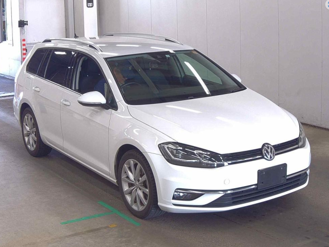 2019 Volkswagen Golf in white, photo 1 of 4, for sale in Kenya (Ref V19-41479)