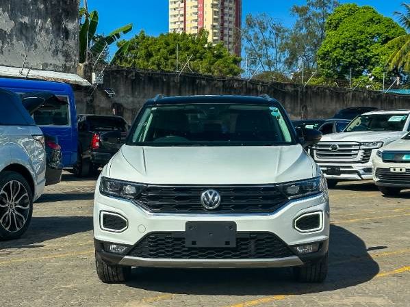2020 Volkswagen T-Roc in pearl, photo 2 of 13, for sale in Kenya (Ref V20-59899)