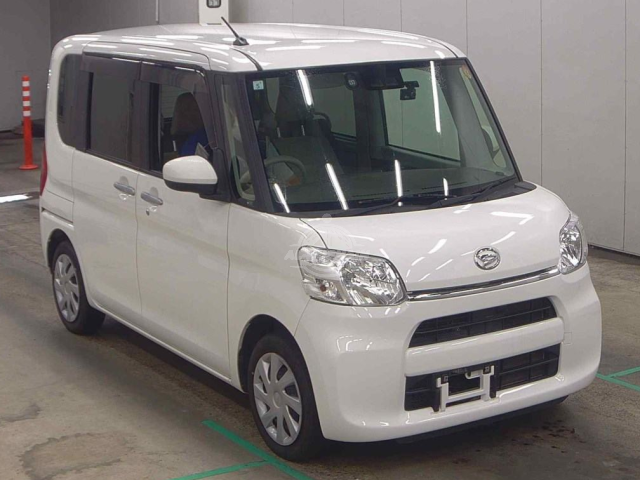2019 Daihatsu Tanto in white, photo 1 of 3, for sale in Kenya (Ref D19-64056)
