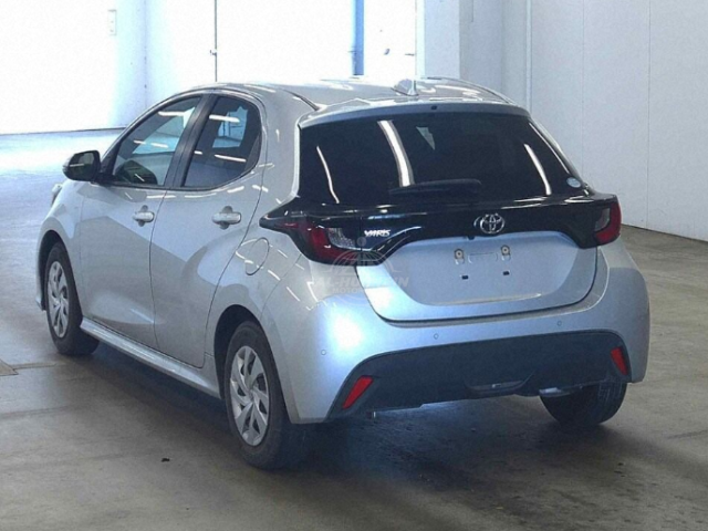 2020 Toyota Yaris in silver, photo 4 of 4, for sale in Kenya (Ref T20-12479)