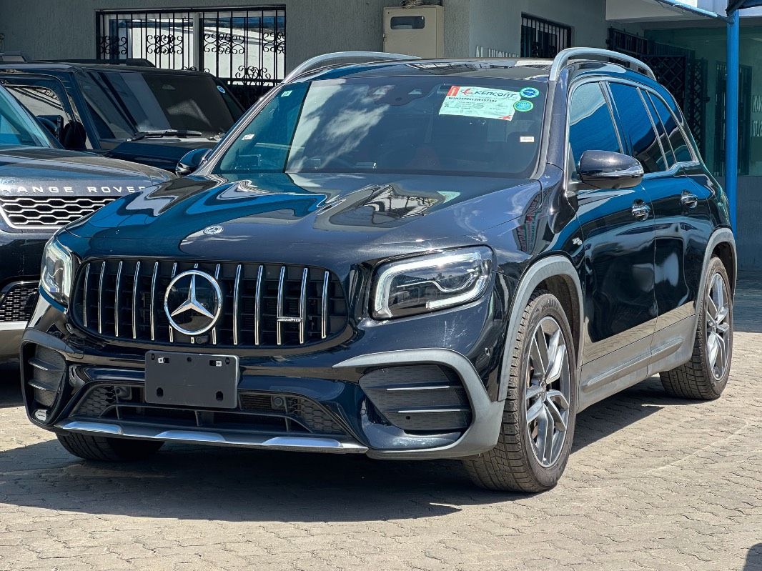 2021 Mercedes-Benz GLB35, photo 2