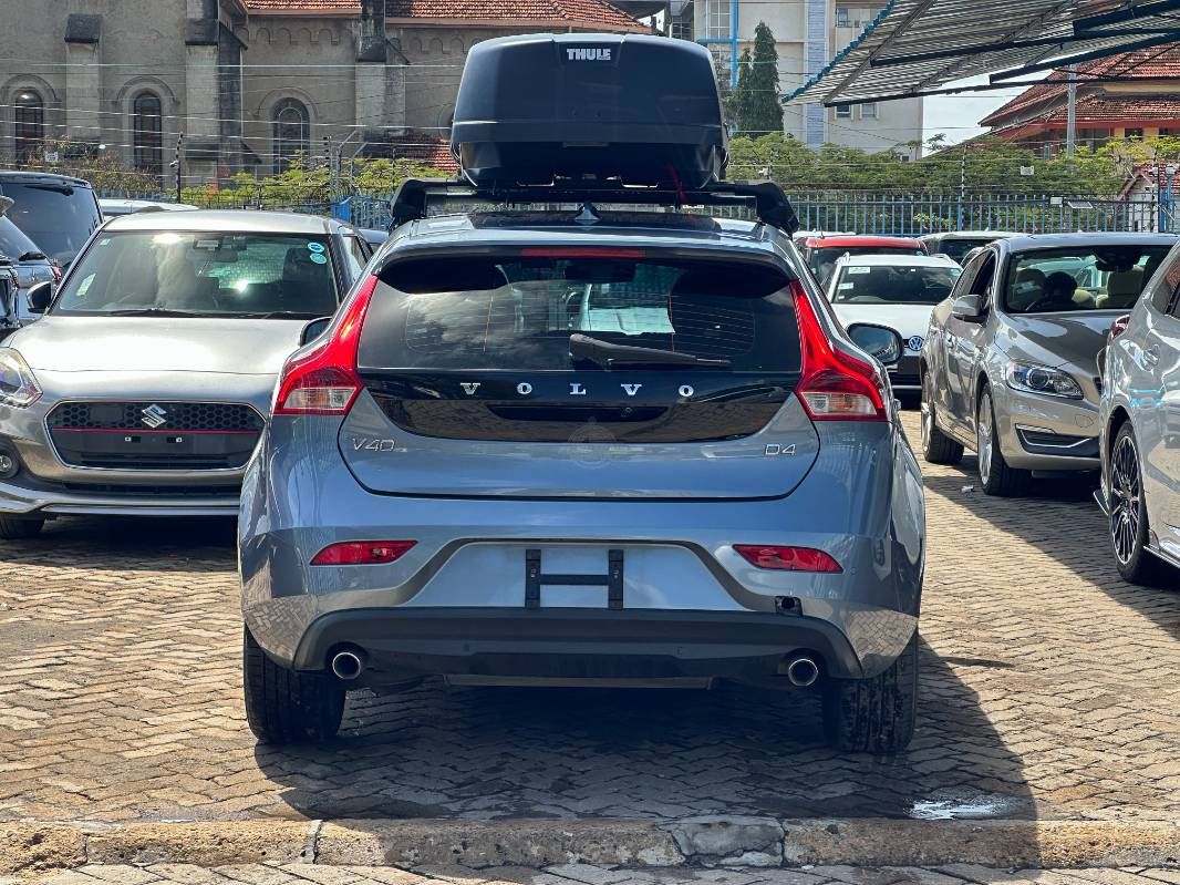 2019 Volvo V40