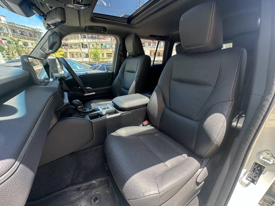 2024 Toyota Landcruiser 250 in pearl, photo 11 of 13, for sale in Kenya (Ref T24-13054)